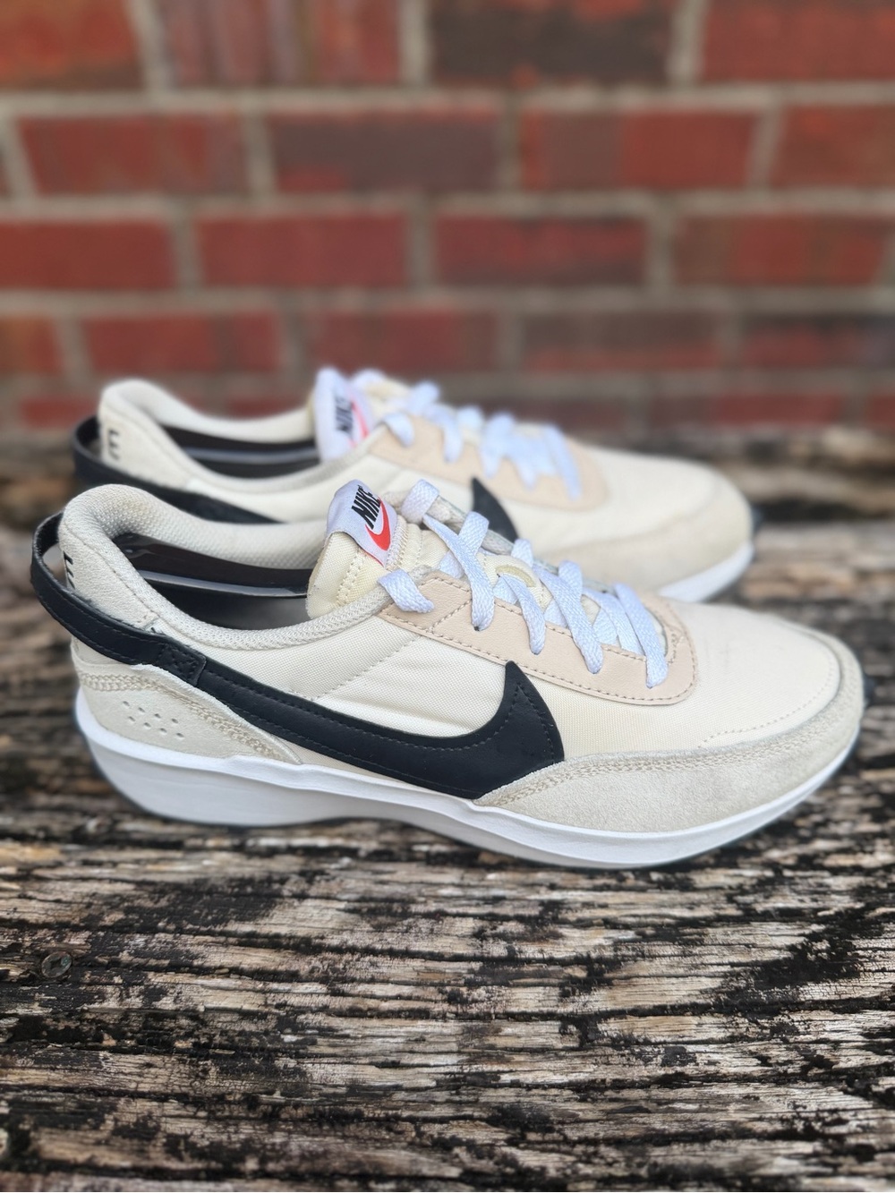 Nike Waffle Debut "Sanddrift/Black/White" Women's Sz 8 Nylon Suede Running Shoe